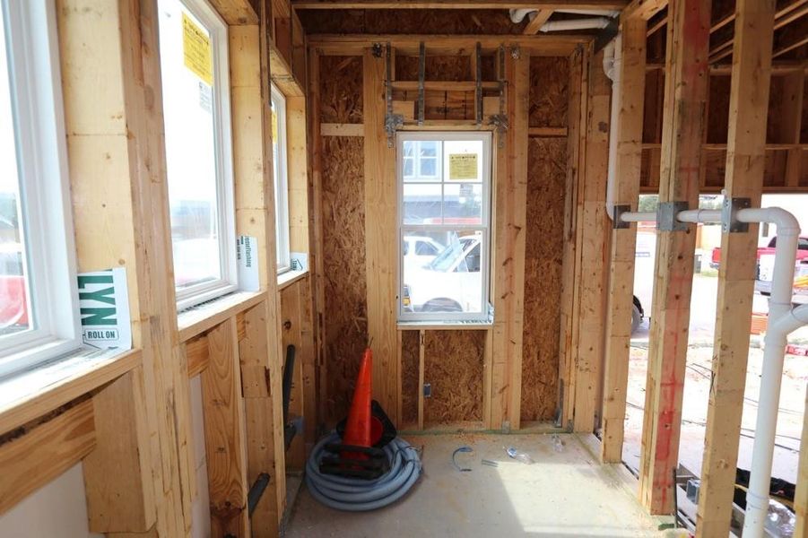 Spacious, unfurnished interior of a new home in Retreat at Oak Park, Houston (Image 20).