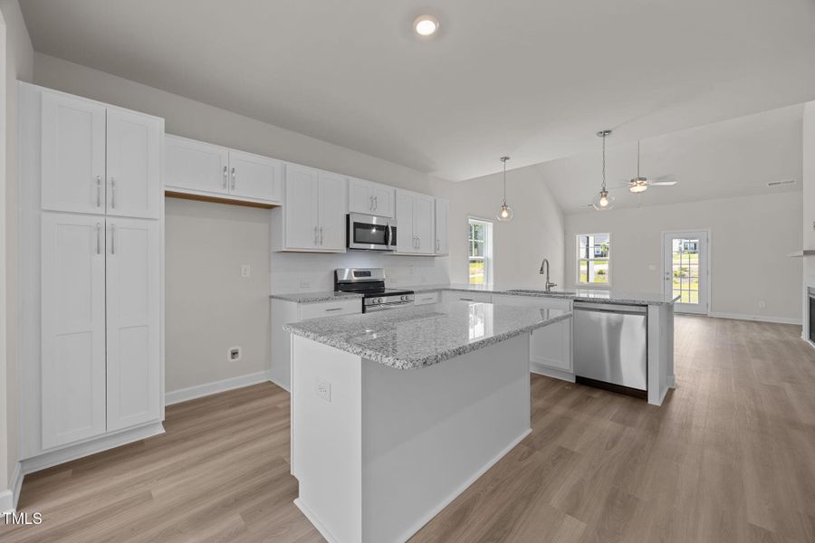 19-web-or-mls-IMG_8823 19-web-or-mls-IMG_8823