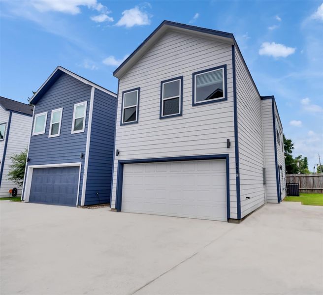 Front exterior of a new home in , Houston, TX, highlighting curb appeal (Image 1). Front exterior of a new home in , Houston, TX, highlighting curb appeal (Image 1).