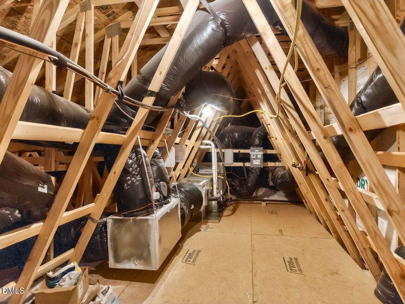 029-1280x960-attic-storage 029-1280x960-attic-storage