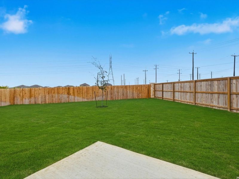 Exterior details and patio area of a home in Agave, San Antonio (Image 3).