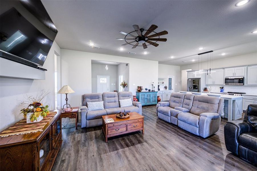 Furnished interior view inside a new home in , Bridgeport (Image 9).