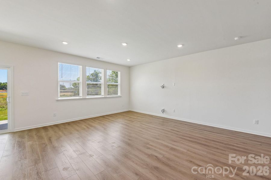 Spacious, unfurnished interior of a new home in , Monroe (Image 19).