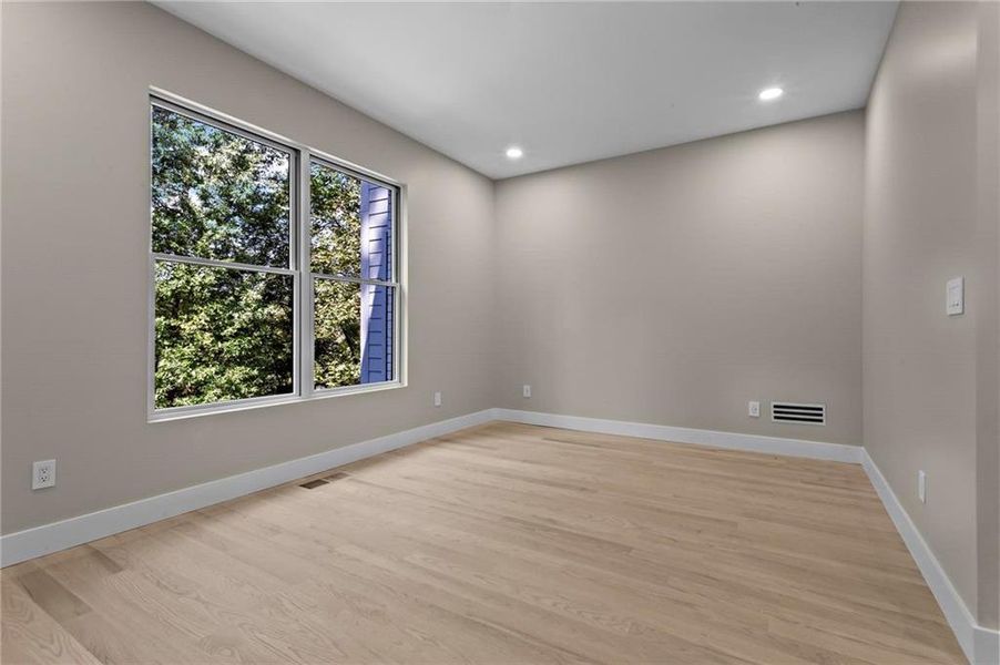 Spacious, unfurnished interior of a new home in , Marietta (Image 59).