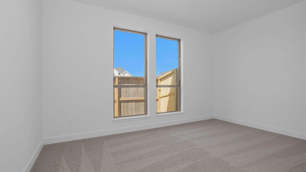 Spacious, unfurnished interior of a new home in Cross Creek West, Fulshear (Image 12).