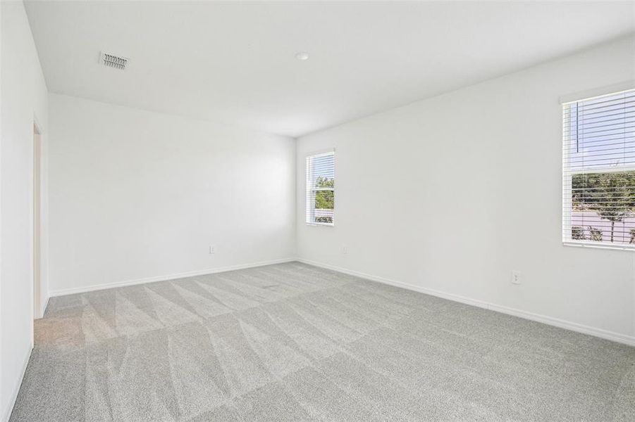 Spacious, unfurnished interior of a new home in Southpointe, Palmetto (Image 11).