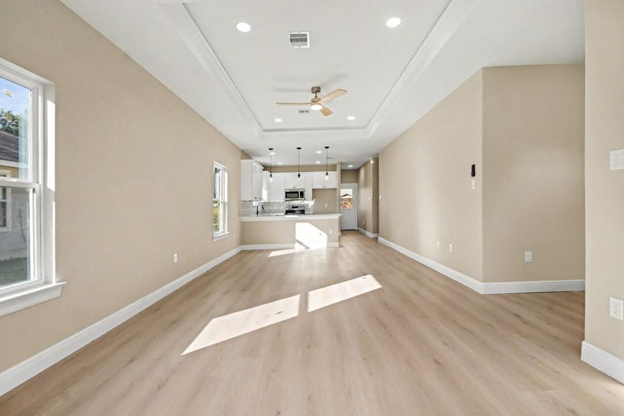 Spacious, unfurnished interior of a new home in , La Marque (Image 20).