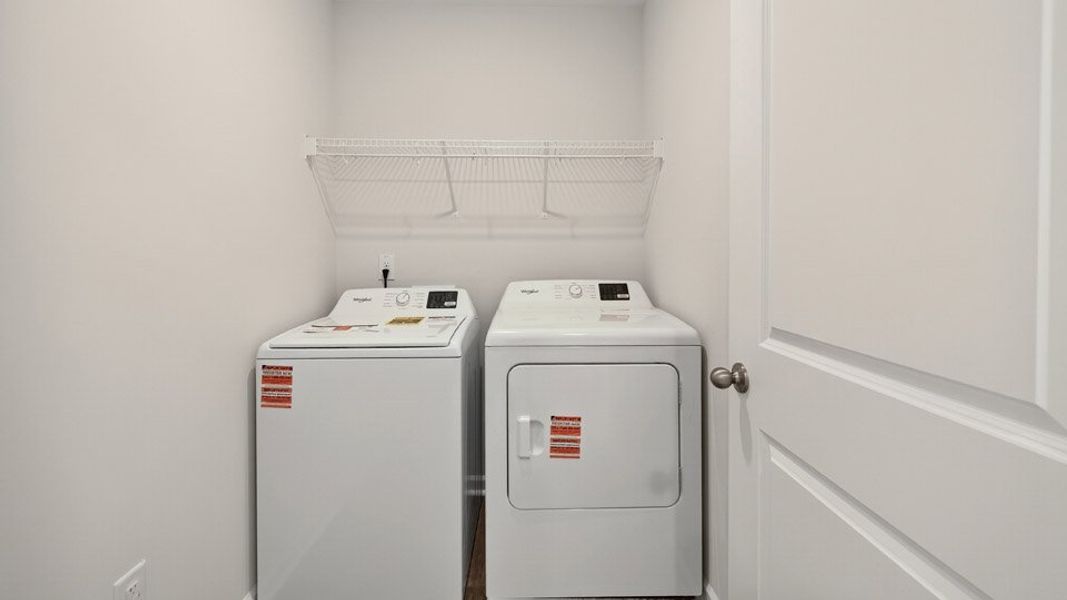 Representative interior finishes for a home built from the OLIVER by D.R. Horton in Barwell Park, Raleigh (Image 19).