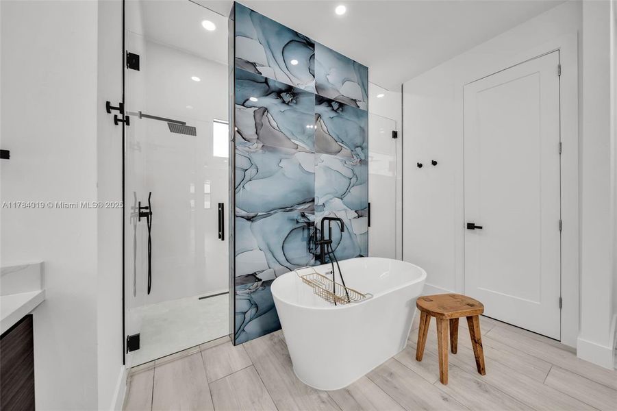 Furnished interior view inside a new home in , Cape Coral (Image 7).