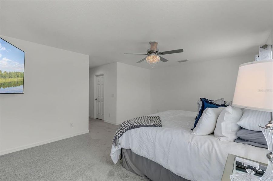 Furnished interior view inside a new home in , Kissimmee (Image 10).