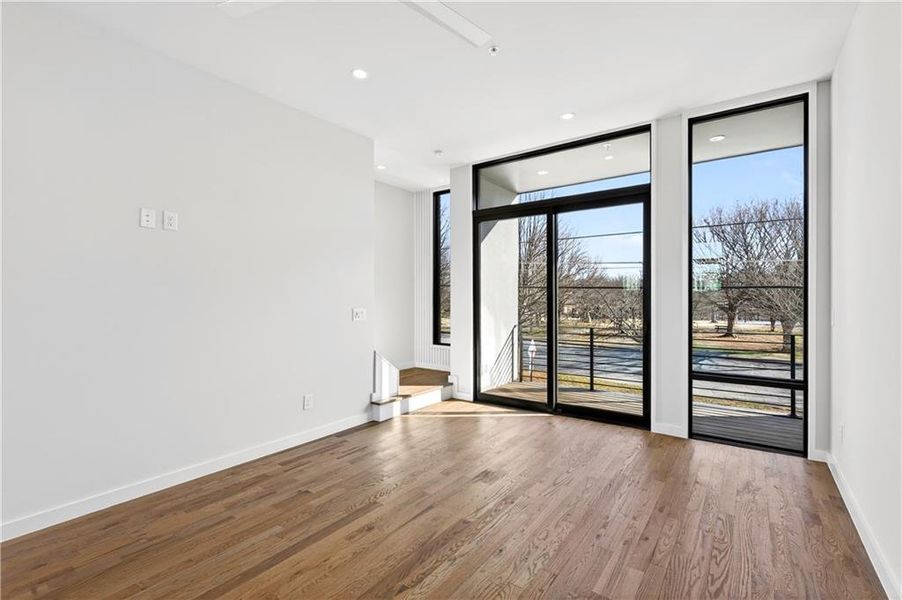 Spacious, unfurnished interior of a new home in , Atlanta (Image 19).