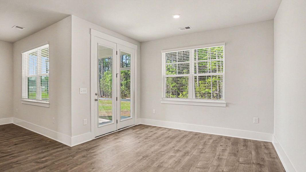 Spacious, unfurnished interior of a new home in Coastal Farms, Conway (Image 8).
