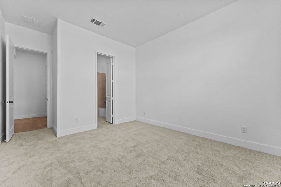 Spacious, unfurnished interior of a new home in , New Braunfels (Image 15).