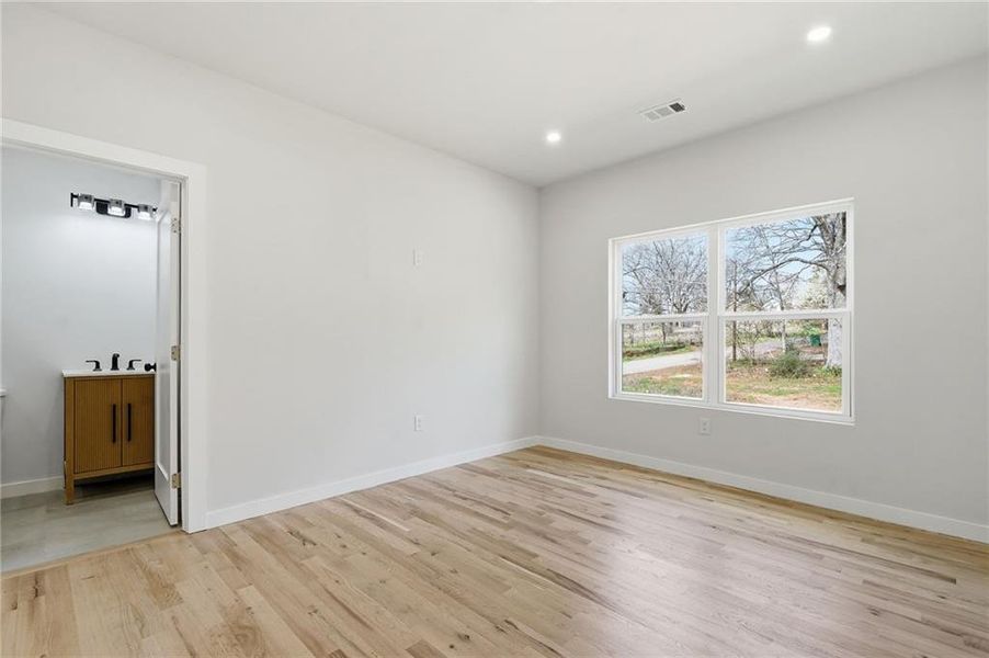 Spacious, unfurnished interior of a new home in , Scottdale (Image 46).