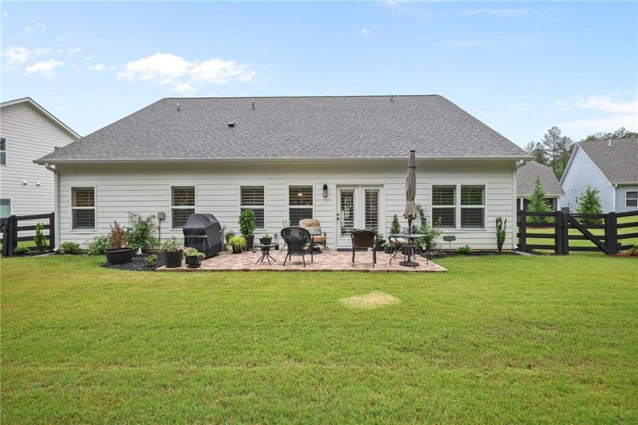 Exterior details and patio area of a home in , Dallas (Image 21).