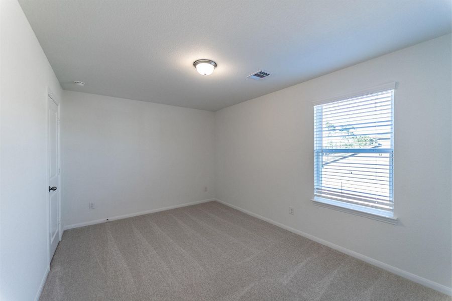 Spacious, unfurnished interior of a new home in Cielo, Conroe (Image 17).
