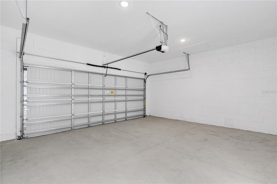 Spacious, unfurnished interior of a new home in Osprey Ranch Townhomes, Winter Garden (Image 31).
