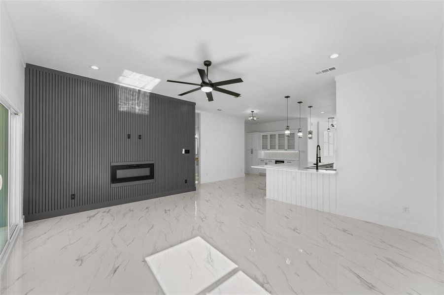 Spacious, unfurnished interior of a new home in , Dallas (Image 30).