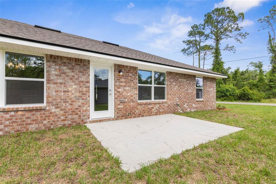 Exterior details and patio area of a home in , Palm Coast (Image 23).