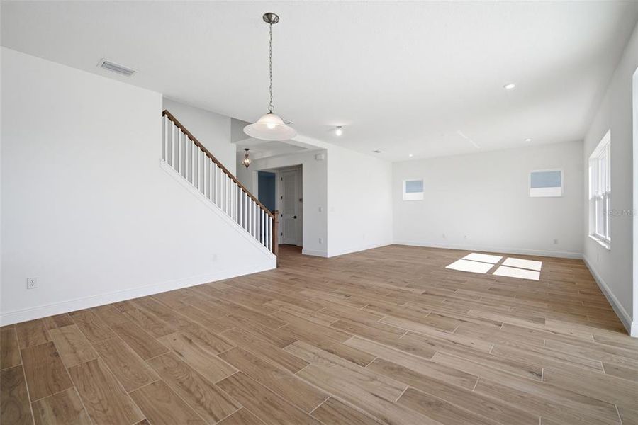 Spacious, unfurnished interior of a new home in Fieldstone, Plant City (Image 37).