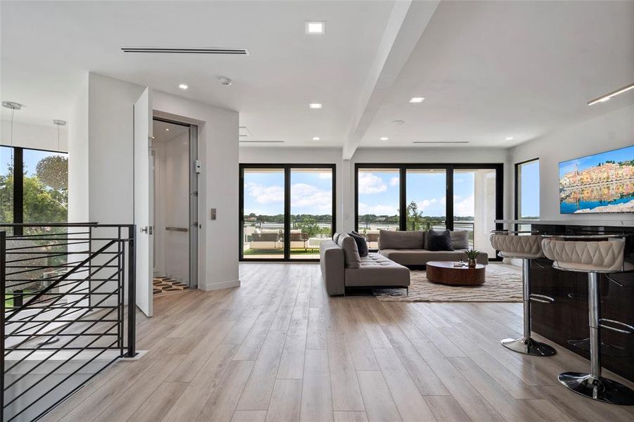 Image 90 of a home in .