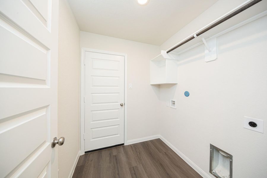 Spacious, unfurnished interior of a new home in Townsend Reserve, Splendora (Image 7).