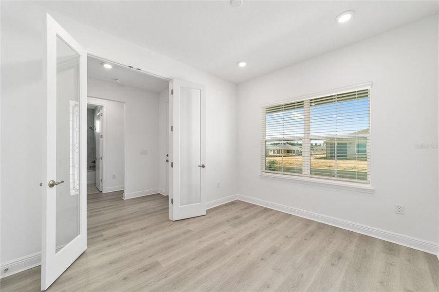 Spacious, unfurnished interior of a new home in , Ocala (Image 38).