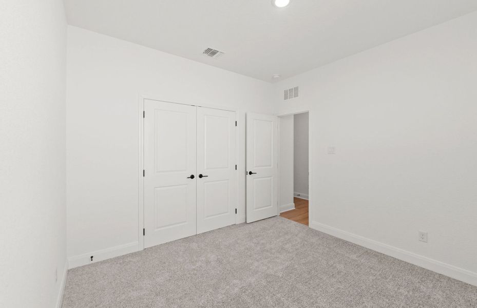 Spacious, unfurnished interior of a new home in Patterson Ranch, Georgetown (Image 34).
