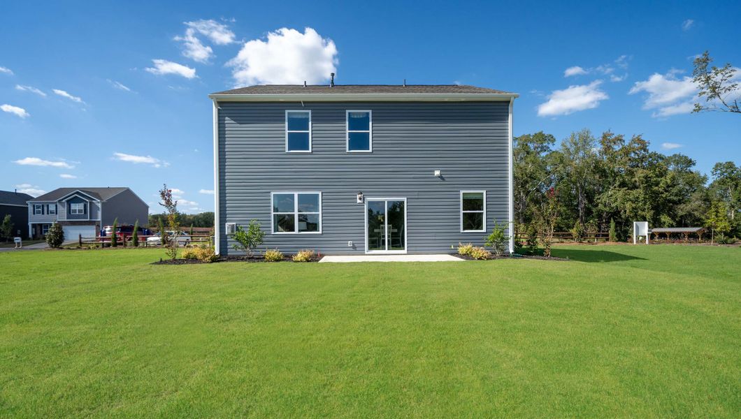 Representative exterior details of a home built from the Penwell by D.R. Horton in Forest Brook, Easley (Image 4).