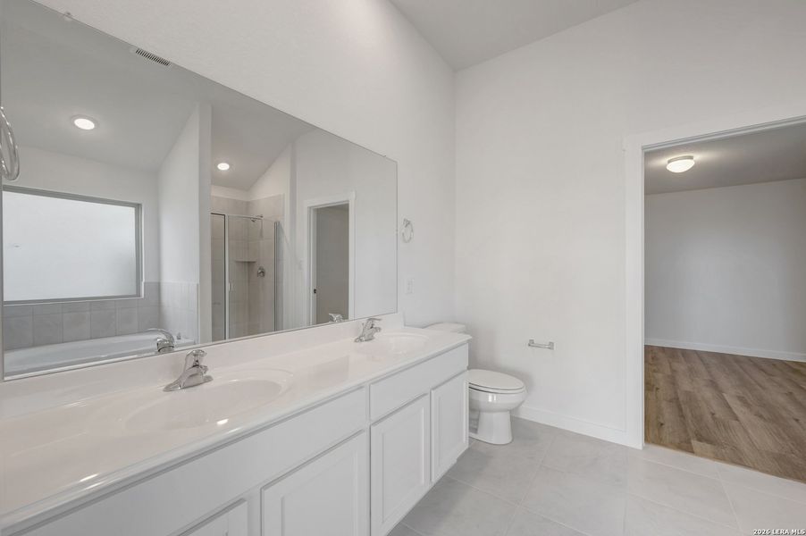Furnished interior view inside a new home in Paloma Park, Converse (Image 10).