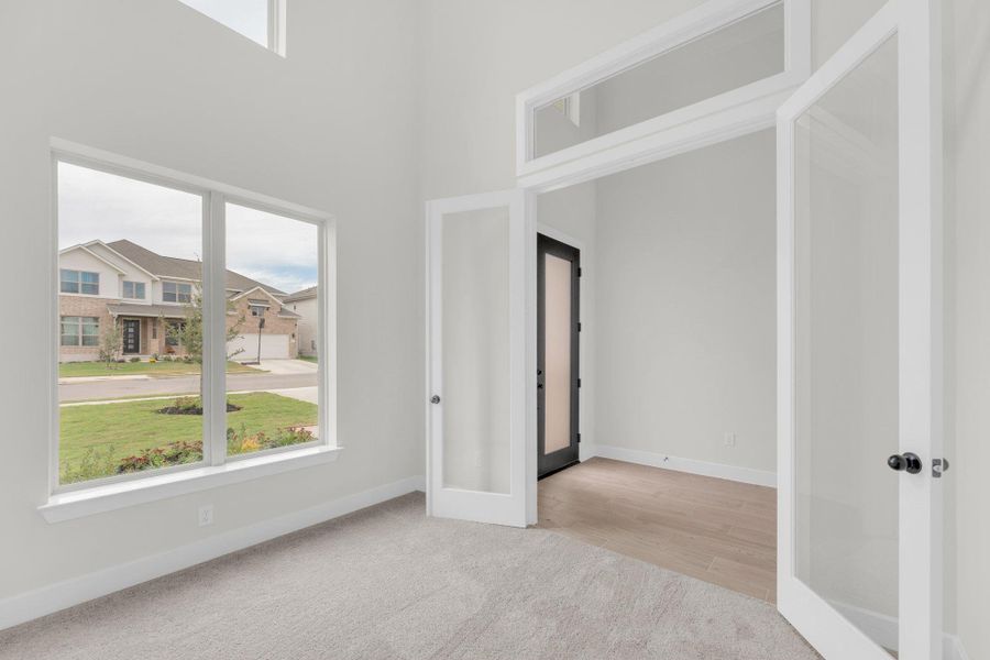 Spacious, unfurnished interior of a new home in Santa Rita Ranch, Liberty Hill (Image 24).