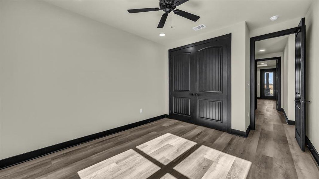 Spacious, unfurnished interior of a new home in Saddle Crest Estates, Weatherford (Image 25).