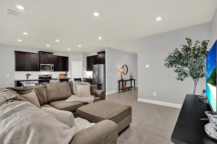 Furnished interior view inside a new home in Woodcreek, Wesley Chapel (Image 10).