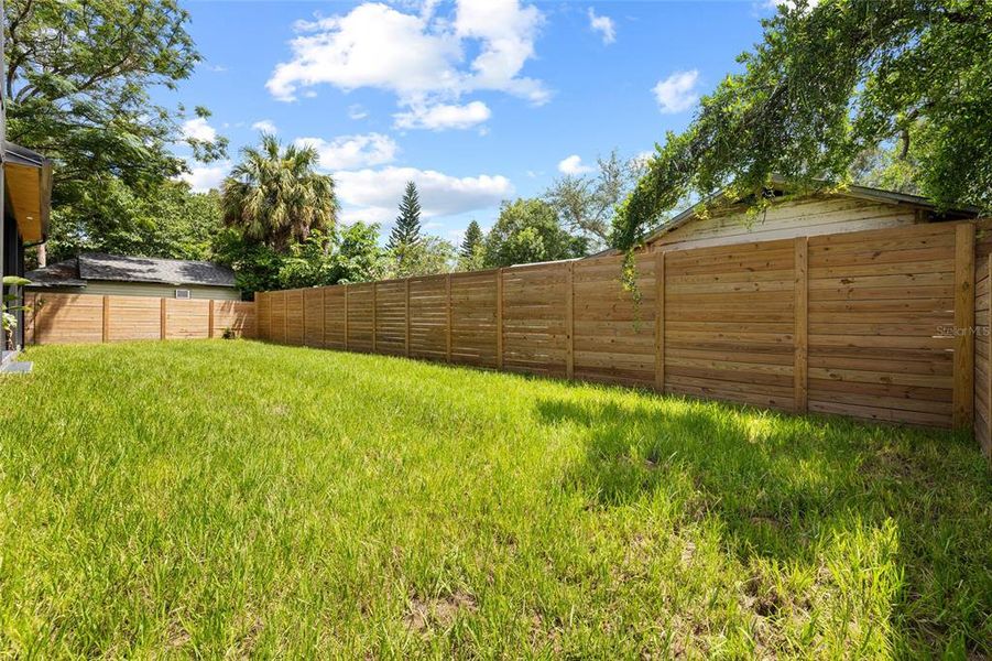 Exterior details and patio area of a home in , Tampa (Image 3).