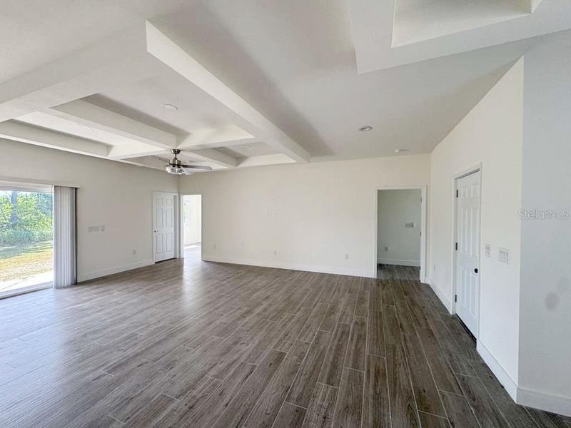 Spacious, unfurnished interior of a new home in , Port Charlotte (Image 17).