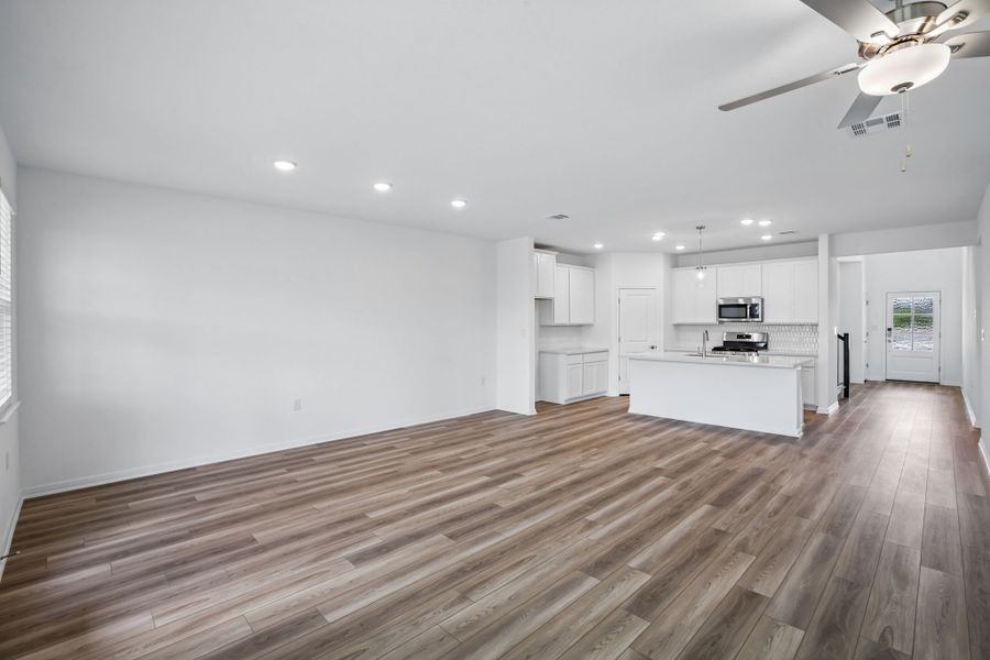 Spacious, unfurnished interior of a new home in Lisso, Pflugerville (Image 15).