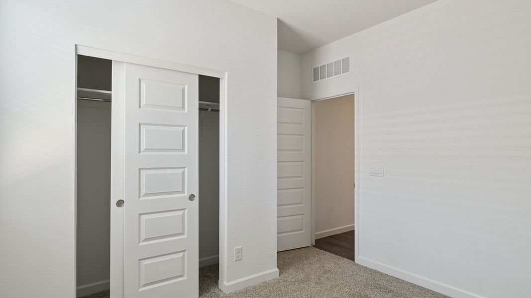 Spacious, unfurnished interior of a new home in Del Rio Ranch, Avondale (Image 19). Spacious, unfurnished interior of a new home in Del Rio Ranch, Avondale (Image 19).