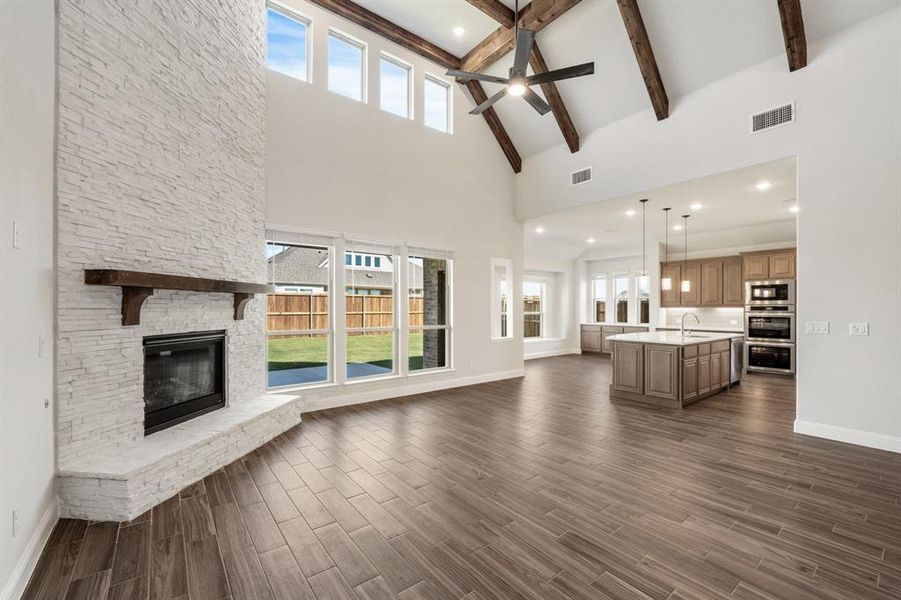 Spacious, unfurnished interior of a new home in Stone River Glen 60s, Royse City (Image 37). Spacious, unfurnished interior of a new home in Stone River Glen 60s, Royse City (Image 37).