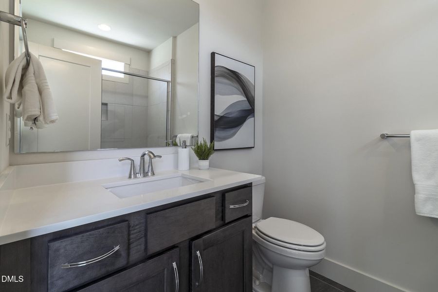 300_MEADOW_WALK_DR_INTERIOR_58