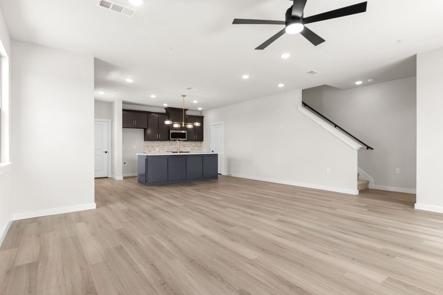 Spacious, unfurnished interior of a new home in Wildridge, Oak Point (Image 22). Spacious, unfurnished interior of a new home in Wildridge, Oak Point (Image 22).