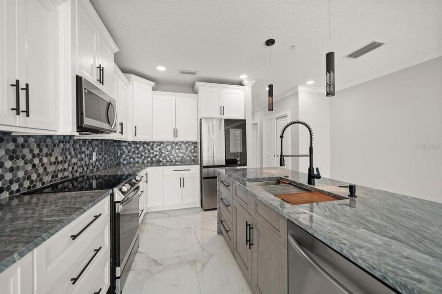 Furnished interior view inside a new home in , Clearwater (Image 7).