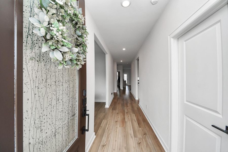 Spacious, unfurnished interior of a new home in Lago Mar, Texas City (Image 21). Spacious, unfurnished interior of a new home in Lago Mar, Texas City (Image 21).