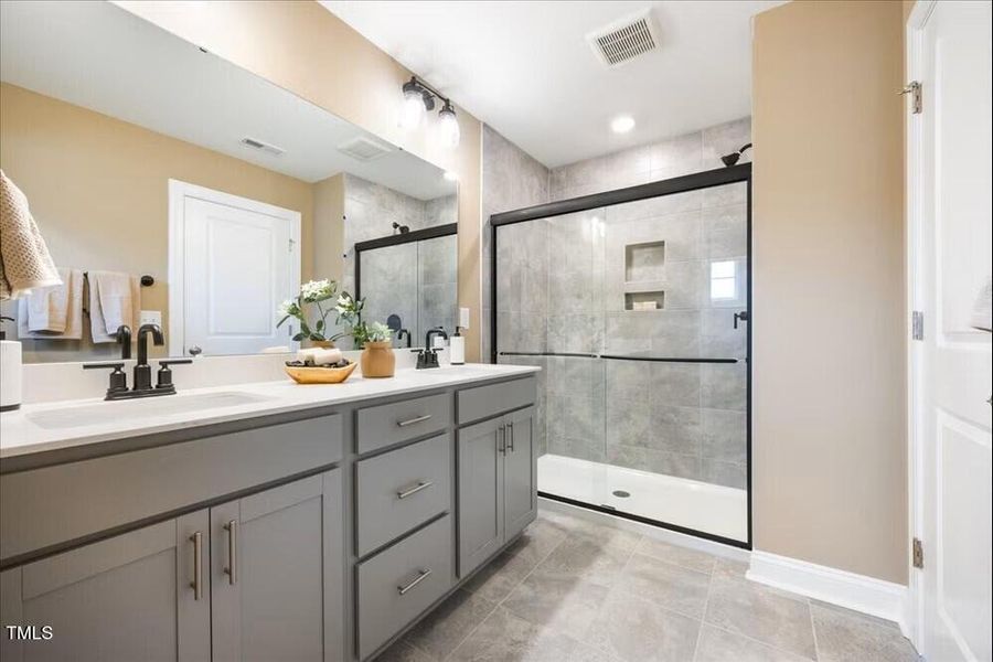 39-39-2A1A0605 39-39-2A1A0605