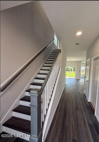 Spacious, unfurnished interior of a new home in , Jacksonville (Image 15).