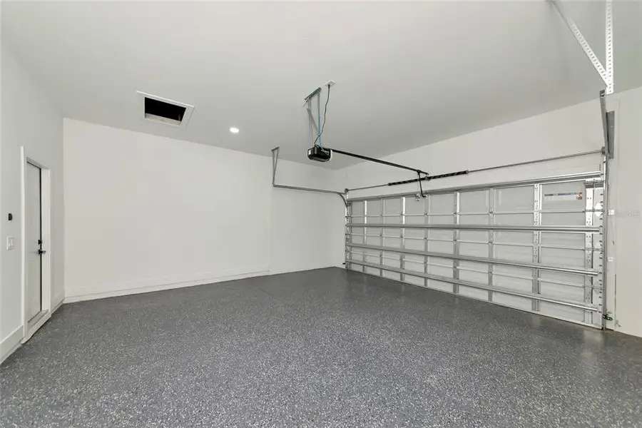 Spacious, unfurnished interior of a new home in , North Port (Image 25).