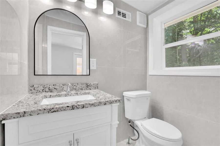 Furnished interior view inside a new home in , Smyrna (Image 3).