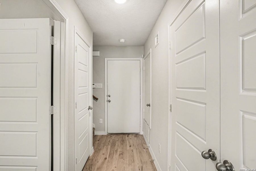 Spacious, unfurnished interior of a new home in , San Antonio (Image 19).