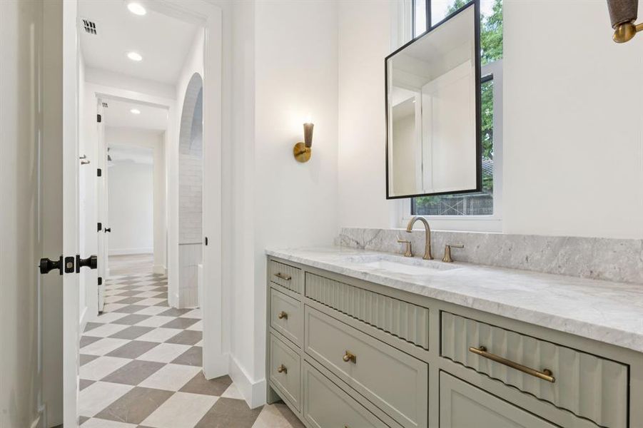 Furnished interior view inside a new home in , Dallas (Image 10).