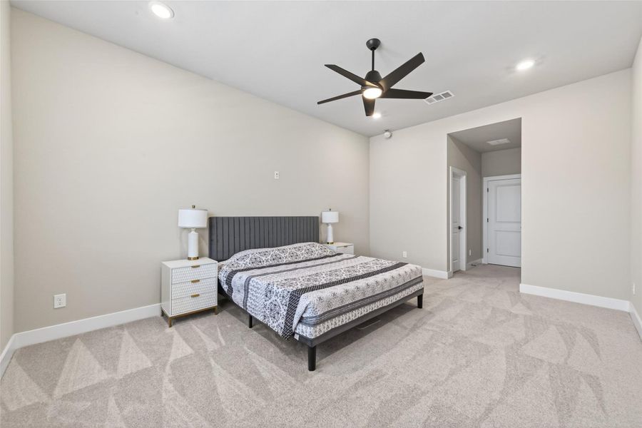 Furnished interior view inside a new home in , Missouri City (Image 12).