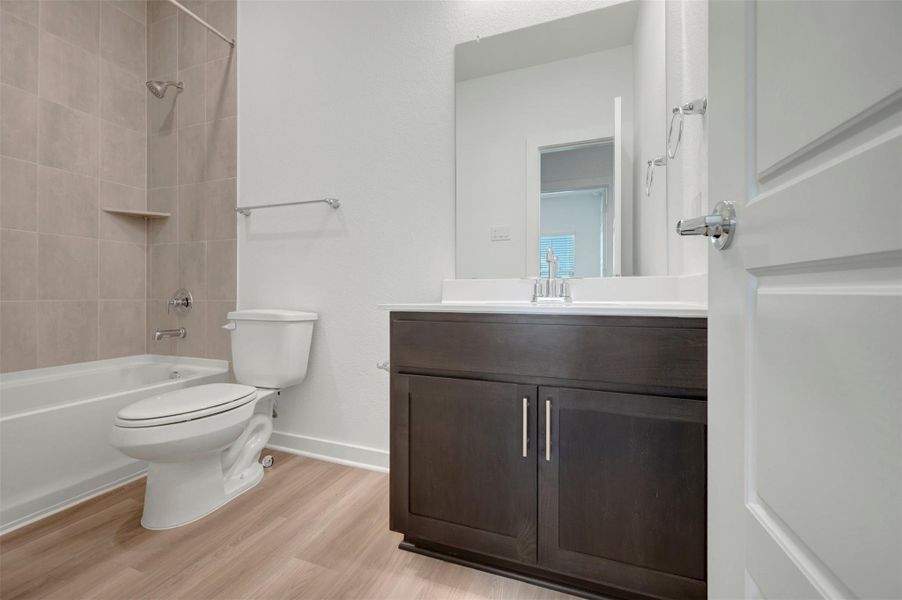Furnished interior view inside a new home in Miller's Pond, Rosenberg (Image 12).